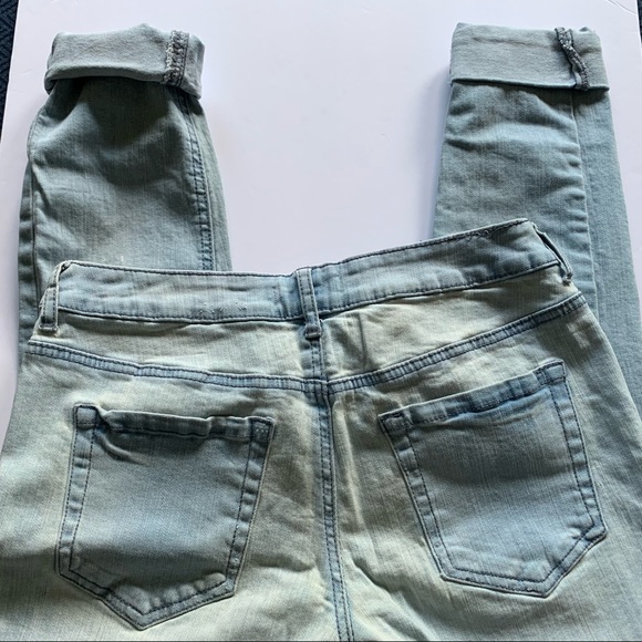 FOREVER 21 Jeans - Picture 3 of 10